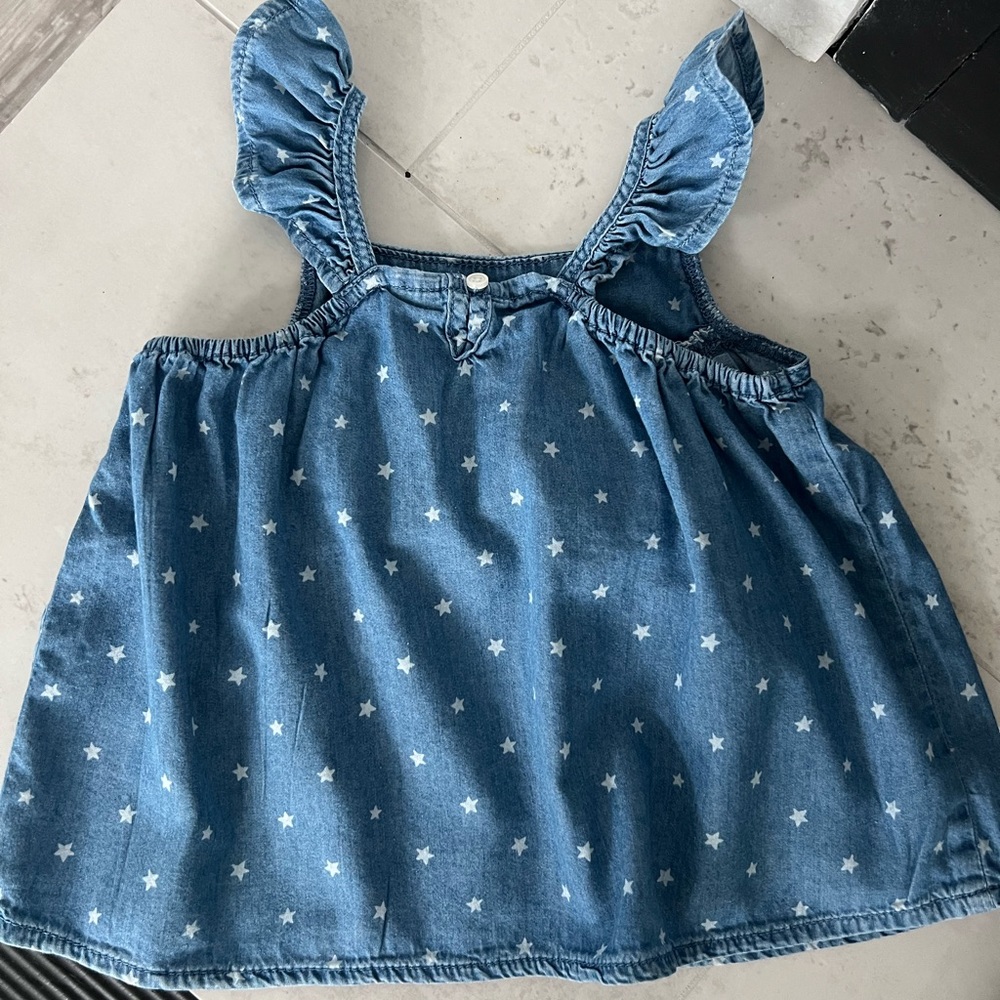 2T Oshkosh, Sleeveless denim starred shirt, Good condition